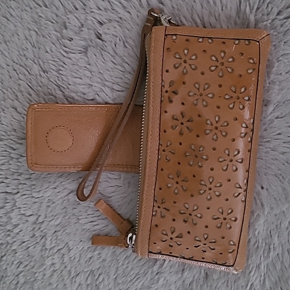 Brighton Leathwr Wallet/Wristlet ❤️ - Picture 3 of 8